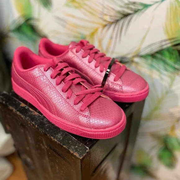 New hotsell pumas womens